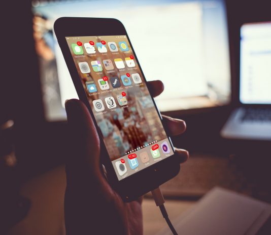 Display Fehler beim iPhone 6 und 6 Plus – Graues Bildschirmflackern iPhone 6 Displayflackern - iPhone 6 Plus - Hack4Life Fabian Geissler