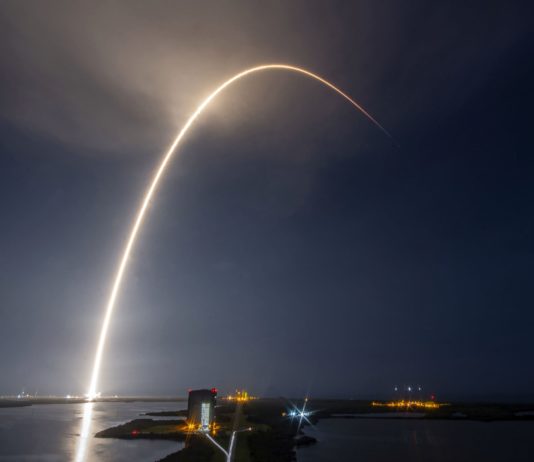 Internet via Satellit, SpaceX schickt Sterling Satelliten ins Weltall