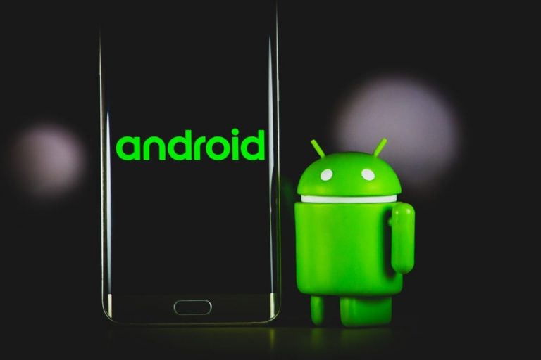 Mit Android 12 könnt ihr euer Smartphone mit Gesichtsausdrücken steuern