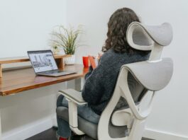 Foto von EFFYDESK auf Unsplash